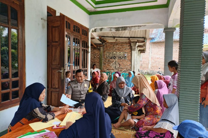 Bhabinkamtibmas Desa Banjarsari Kulon Monitoring Giat Posyandu ILP