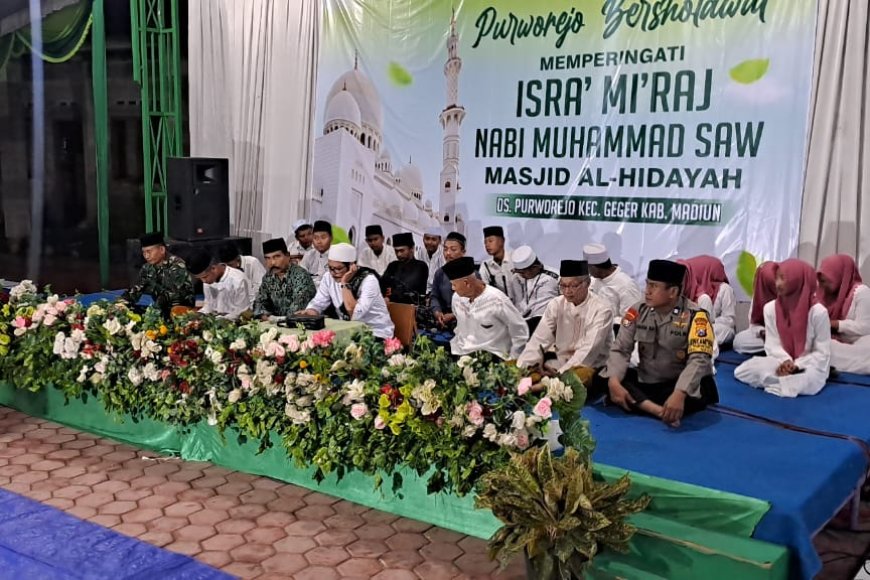 Bhabinkamtibmas dan Babinsa Amankan Pengajian Peringatan Isra Mi’raj di Desa Purworejo