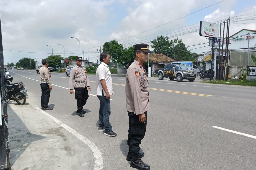 Polsek Balerejo Siagakan Personel Amankan Pergerakan Massa PSHT Menuju Balai Kota Madiun